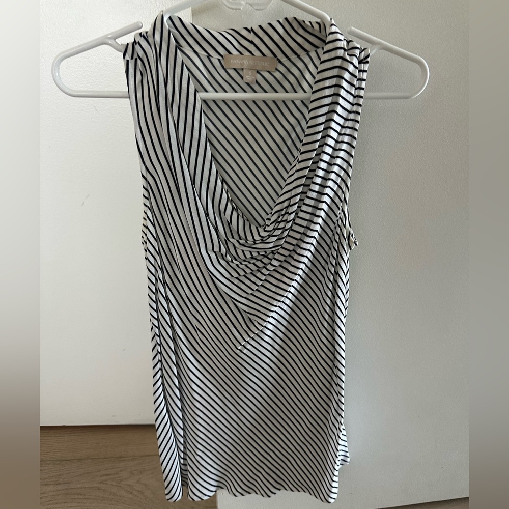 Woman’s Banana Republic blouse
